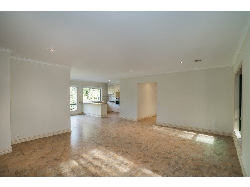 73 First Ave, Cockatoo VIC 3781