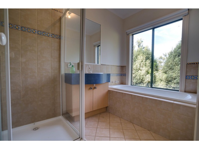 73 First Ave, Cockatoo VIC 3781
