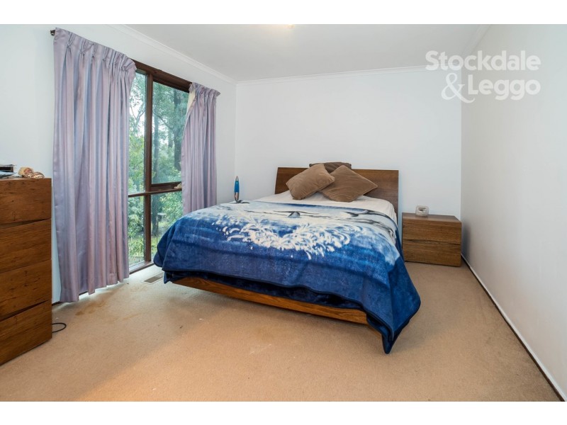 4 Jeanne St, Cockatoo VIC 3781