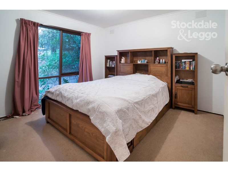 4 Jeanne St, Cockatoo VIC 3781