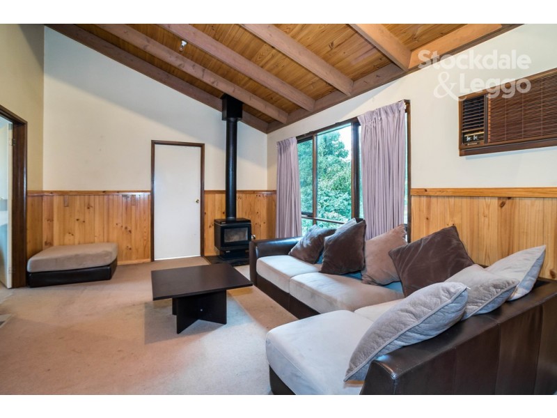 4 Jeanne St, Cockatoo VIC 3781