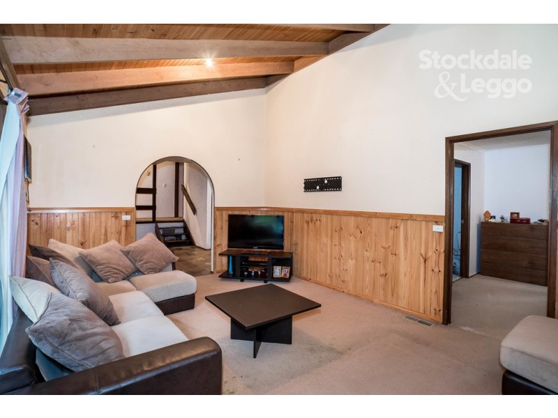 4 Jeanne St, Cockatoo VIC 3781