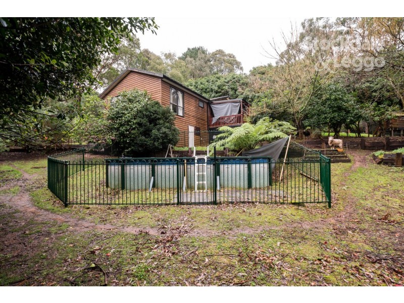 4 Jeanne St, Cockatoo VIC 3781