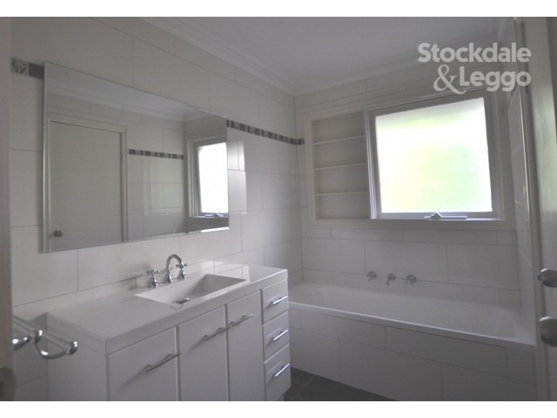 50 Caroline Avenue, Cockatoo VIC 3781