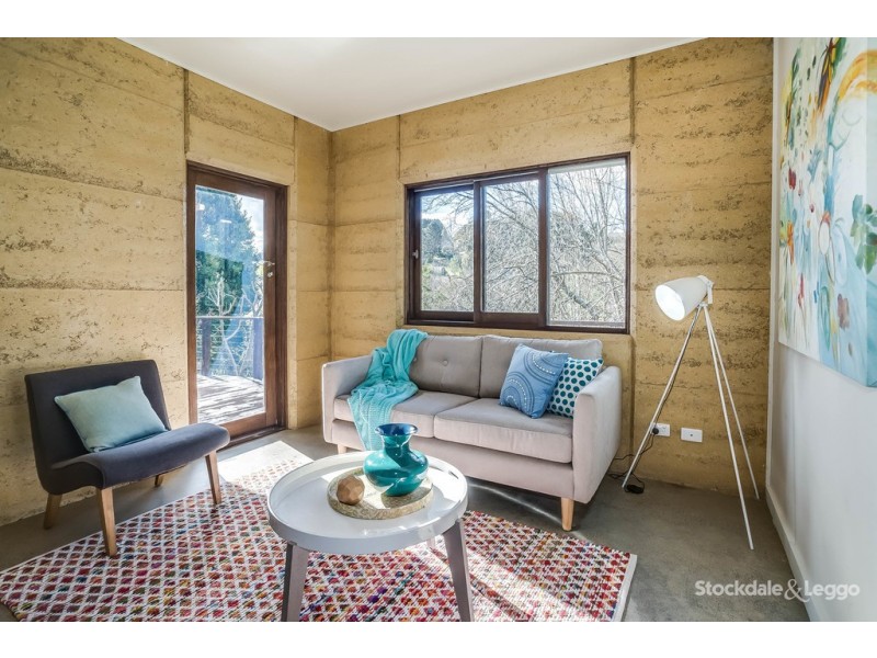 16 Caroline Crescent, Emerald VIC 3782