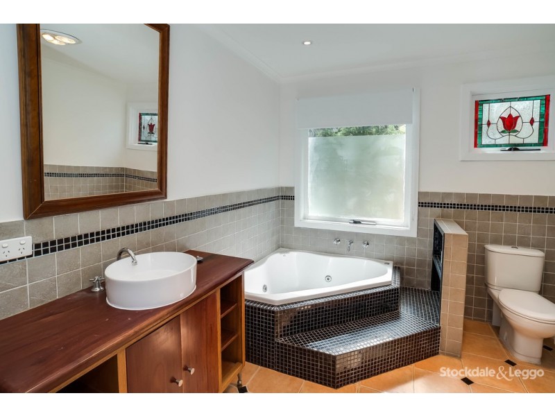 5 Glenvista Ave, Emerald VIC 3782