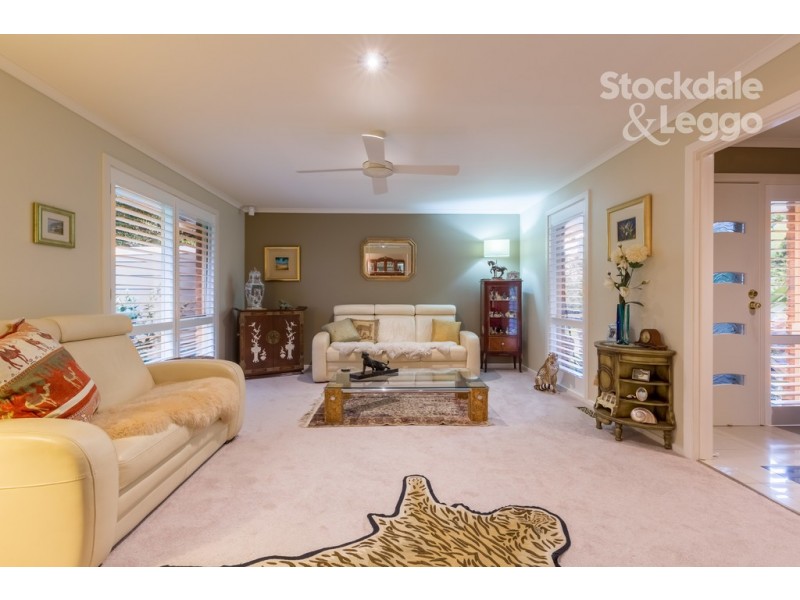 1 Paradise Avenue, Clematis VIC 3782
