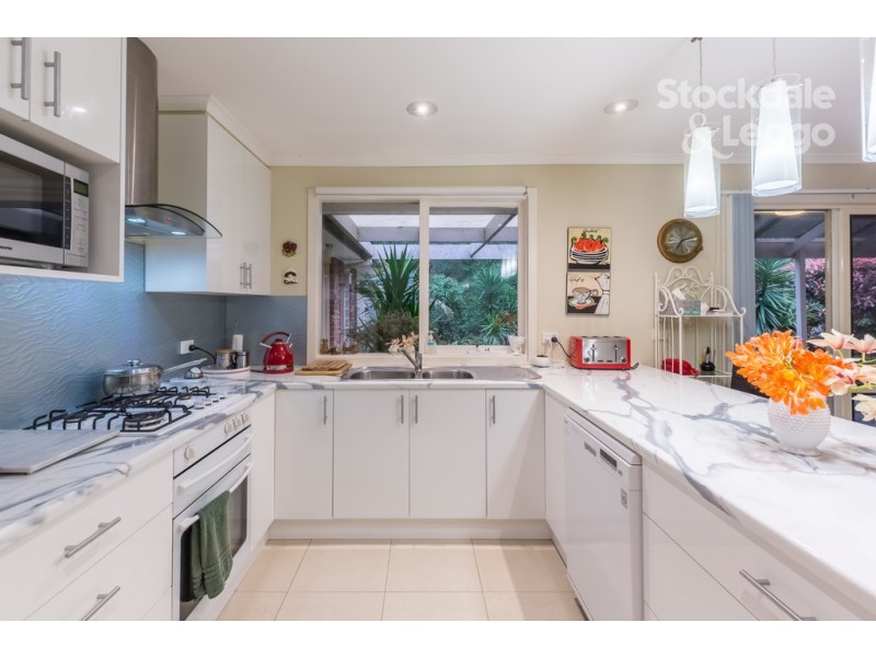 1 Paradise Avenue, Clematis VIC 3782