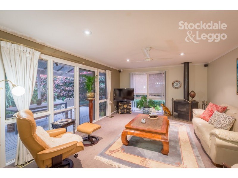 1 Paradise Avenue, Clematis VIC 3782