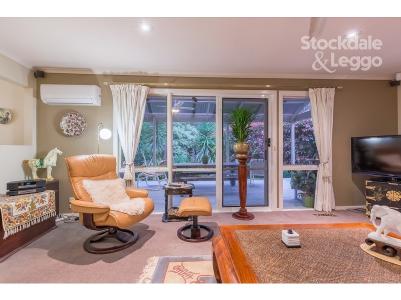1 Paradise Avenue, Clematis VIC 3782
