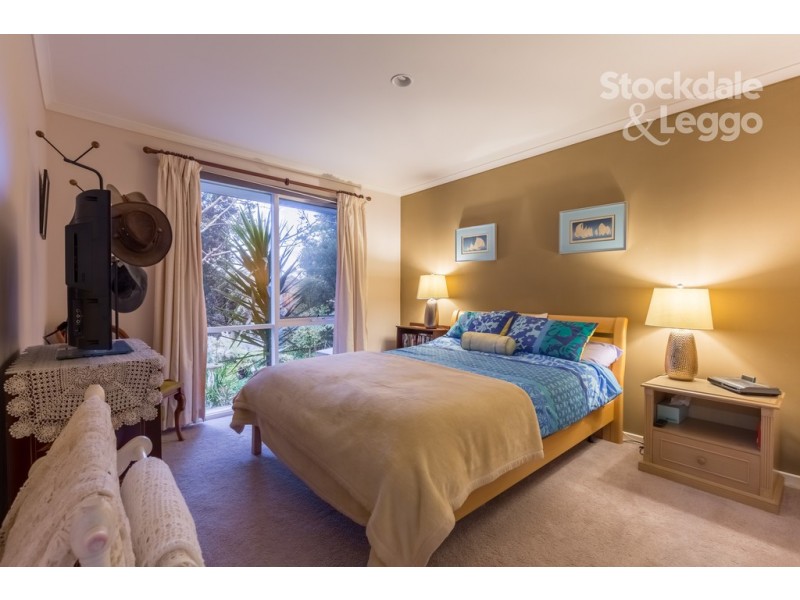 1 Paradise Avenue, Clematis VIC 3782