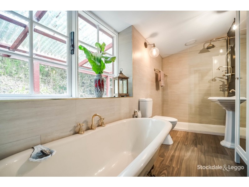 3 Hillcrest Court, Cockatoo VIC 3781