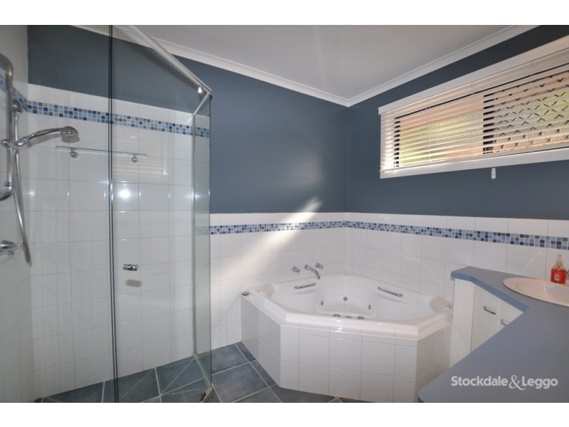 20 Charman Avenue, Emerald VIC 3782