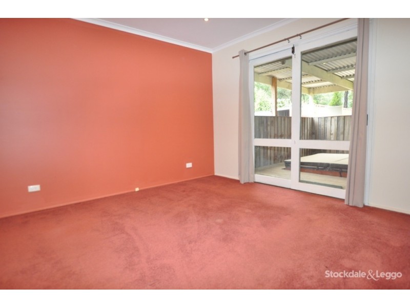 17 Kitchener Parade, Cockatoo VIC 3781