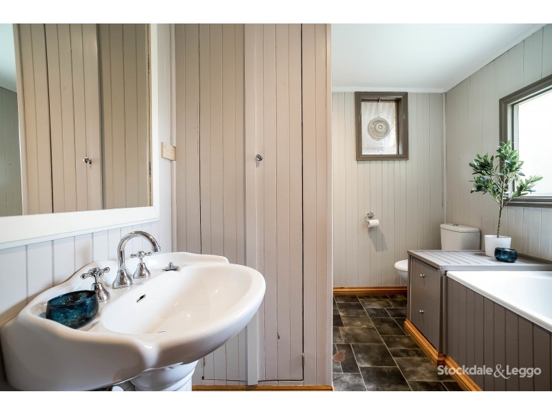 3 Vika Avenue, Monbulk VIC 3793