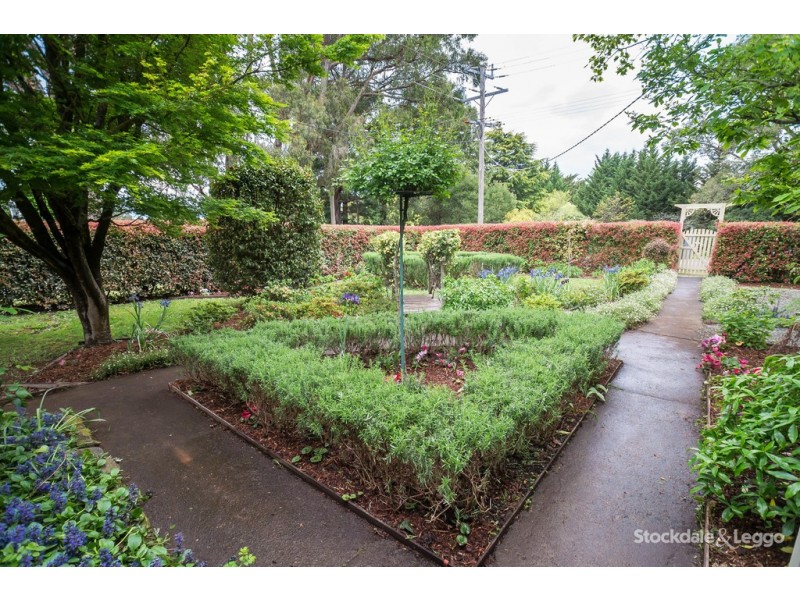 3 Vika Avenue, Monbulk VIC 3793