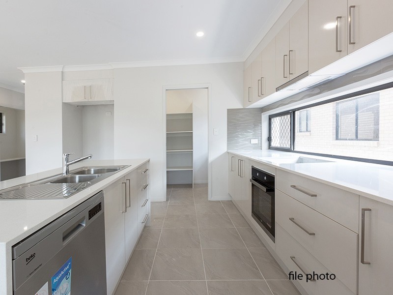 3 Flinders circ, Fitzgibbon QLD 4018
