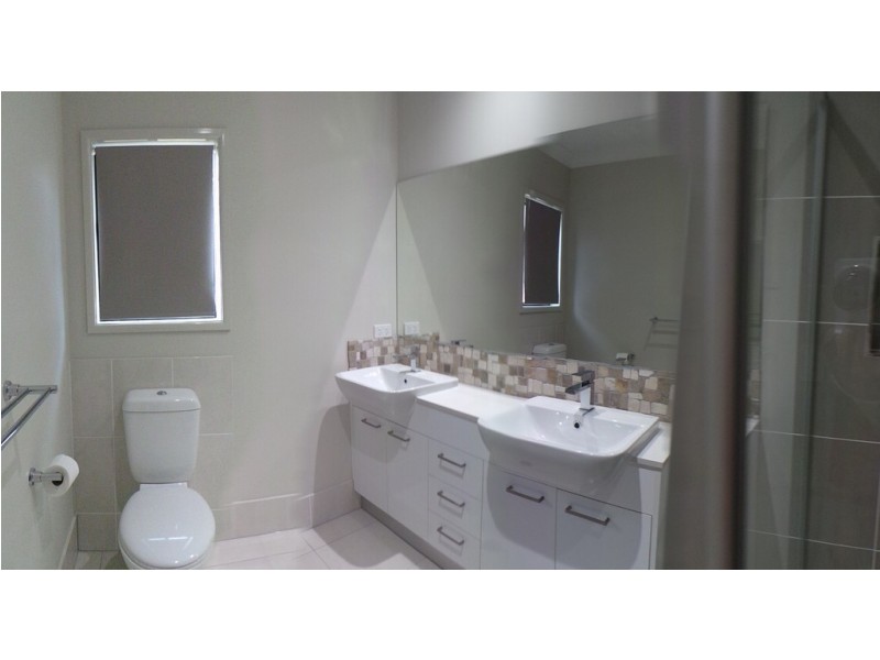 3 William Bray Parkway, Fitzgibbon QLD 4018