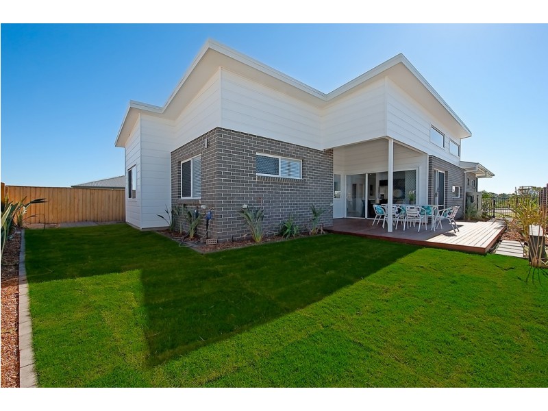 42 Waterside Esplanade, Caboolture South QLD 4510