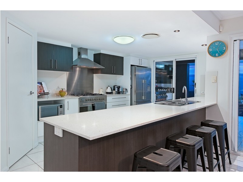 18 Kowari Crescent, North Lakes QLD 4509