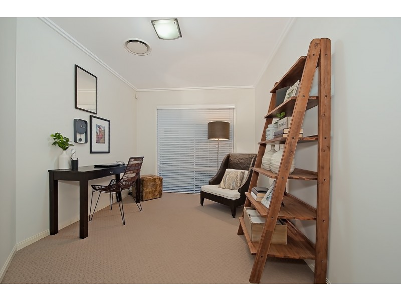 18 Kowari Crescent, North Lakes QLD 4509