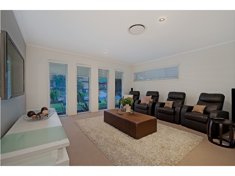 18 Kowari Crescent, North Lakes QLD 4509