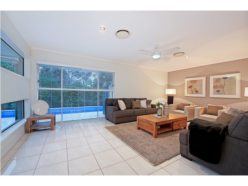 18 Kowari Crescent, North Lakes QLD 4509