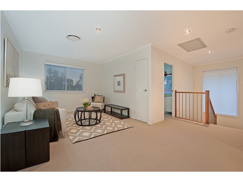 18 Kowari Crescent, North Lakes QLD 4509