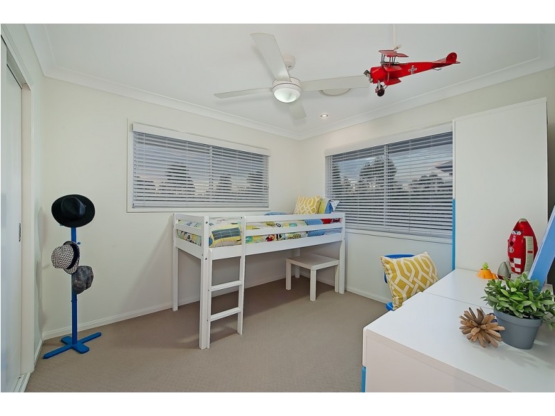 18 Kowari Crescent, North Lakes QLD 4509