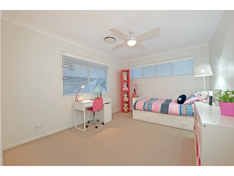 18 Kowari Crescent, North Lakes QLD 4509