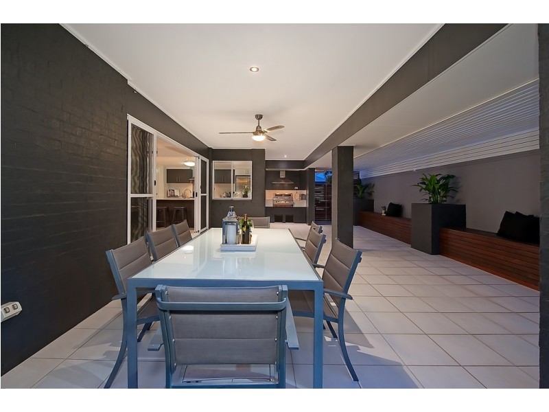 18 Kowari Crescent, North Lakes QLD 4509