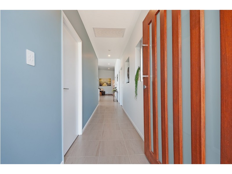 42 Waterside Esplanade, Caboolture South QLD 4510