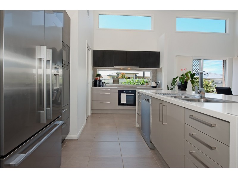 42 Waterside Esplanade, Caboolture South QLD 4510