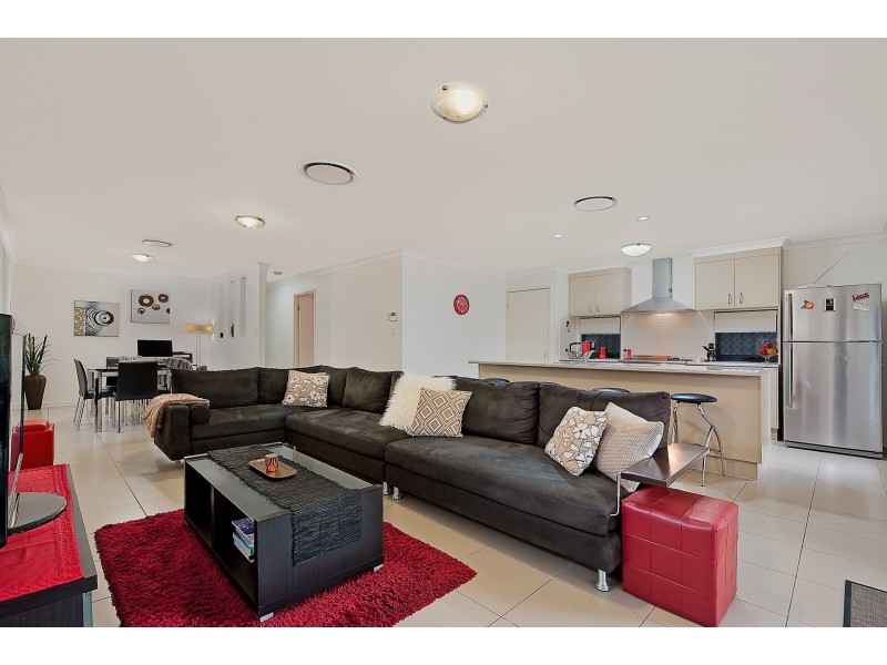 7 Carnarvon Cres, Fitzgibbon QLD 4018