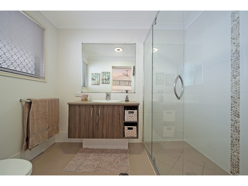 7 Carnarvon Cres, Fitzgibbon QLD 4018