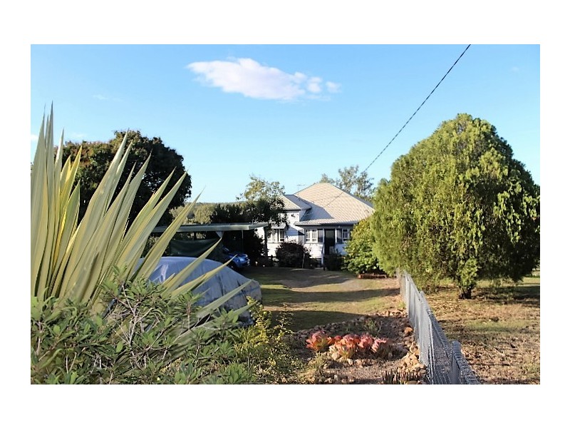 10 Morris Terrace, Gin Gin QLD 4671