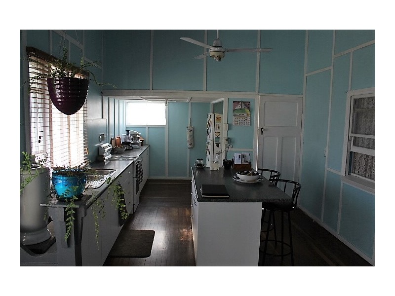 10 Morris Terrace, Gin Gin QLD 4671