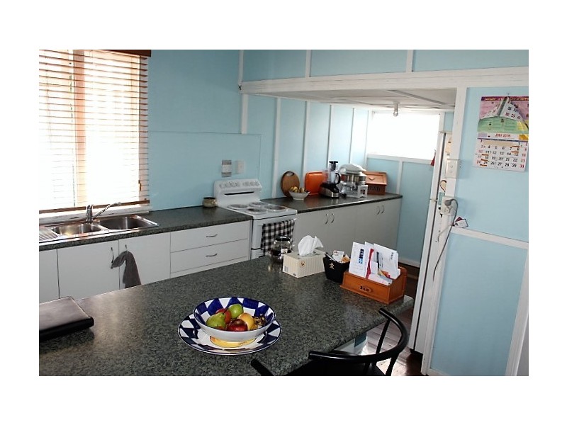 10 Morris Terrace, Gin Gin QLD 4671