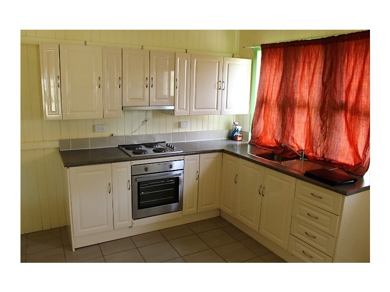 33 Horsecamp Rd, Gin Gin QLD 4671