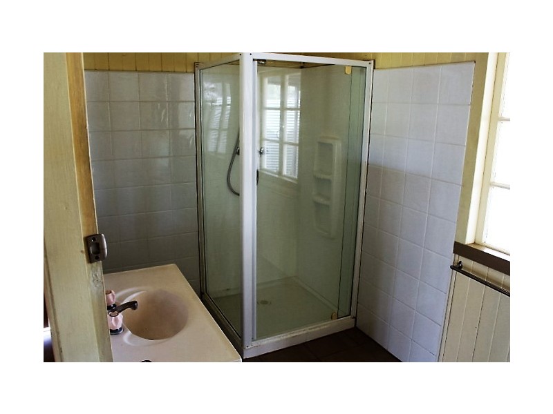 33 Horsecamp Rd, Gin Gin QLD 4671