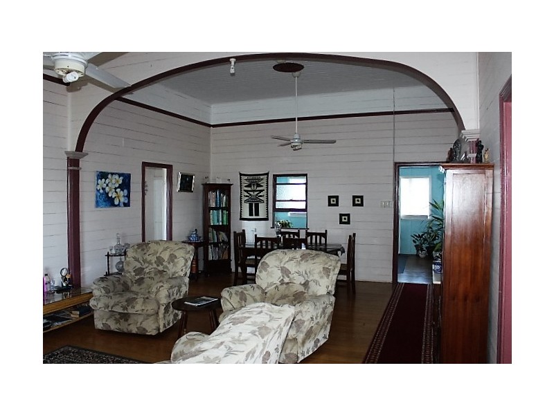 10 Morris Terrace, Gin Gin QLD 4671