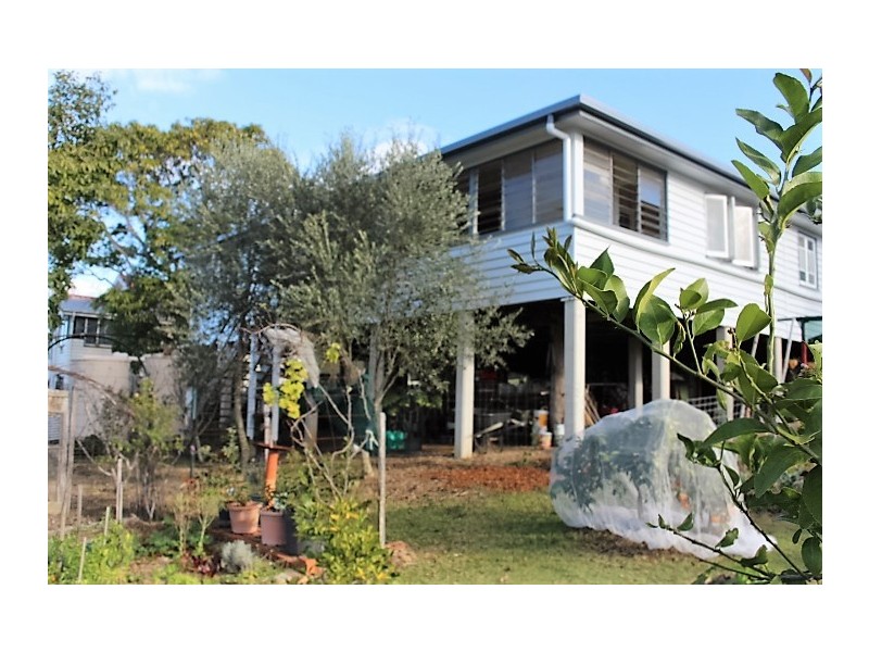 10 Morris Terrace, Gin Gin QLD 4671
