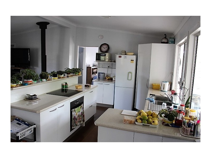 111 Rangeview Rd, Gin Gin QLD 4671