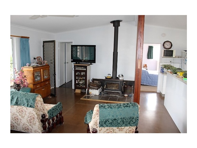 111 Rangeview Rd, Gin Gin QLD 4671