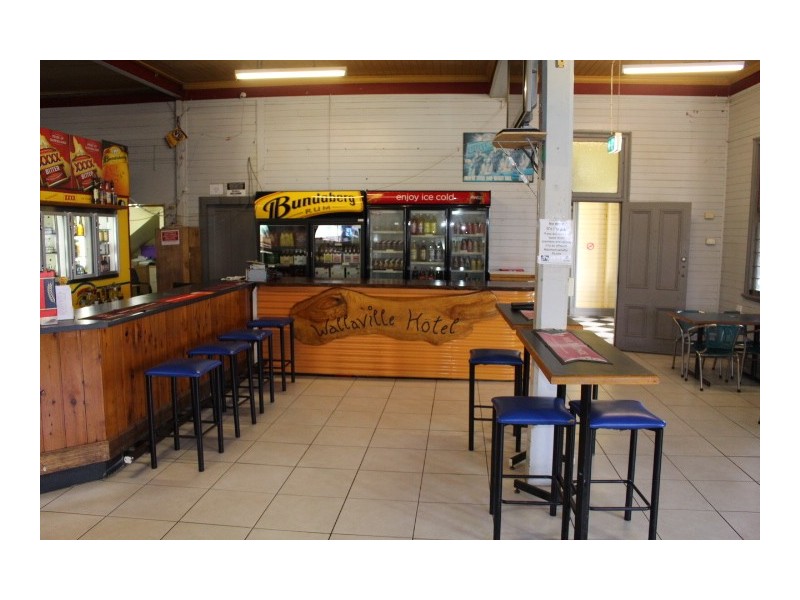 2 Mill St, Gin Gin QLD 4671