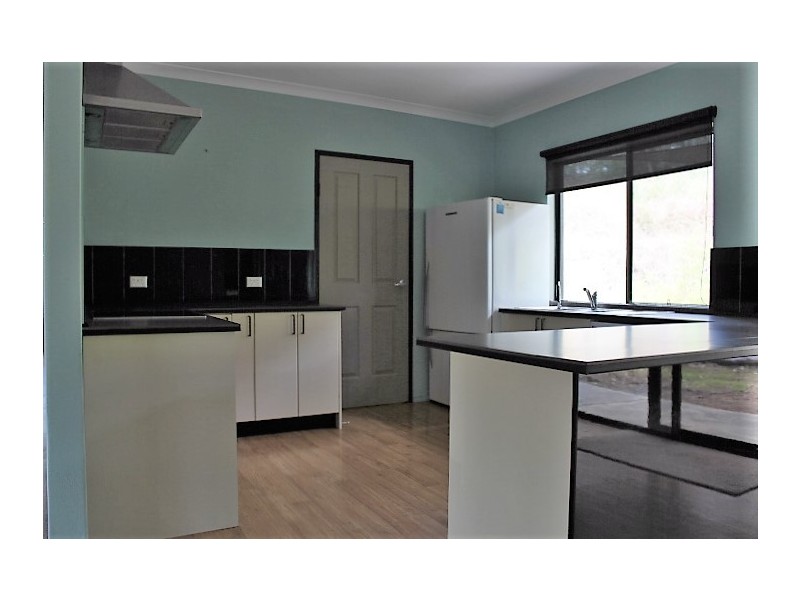 17 Hand Ct, Gin Gin QLD 4671