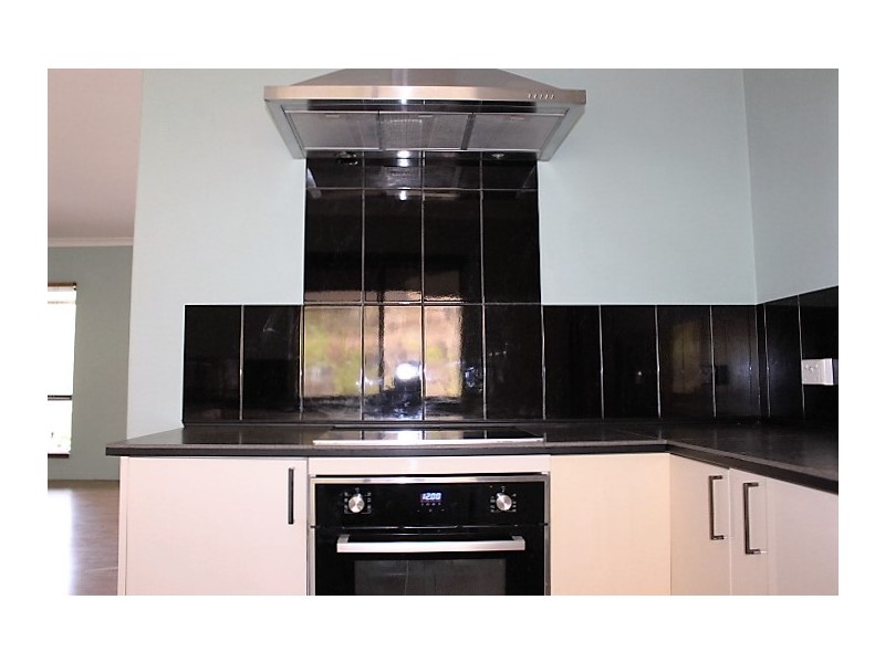 17 Hand Ct, Gin Gin QLD 4671
