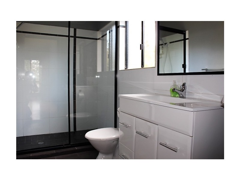 17 Hand Ct, Gin Gin QLD 4671