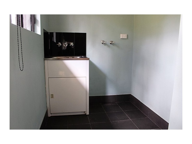 17 Hand Ct, Gin Gin QLD 4671
