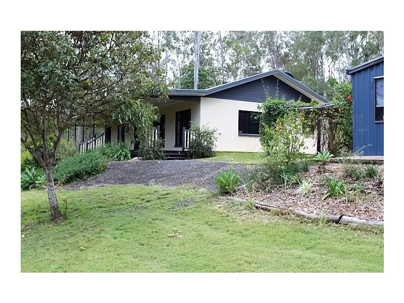 17 Hand Ct, Gin Gin QLD 4671